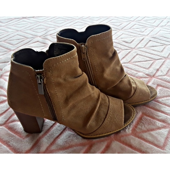 White Mountain Shoes - ☕White mountain open toe booties